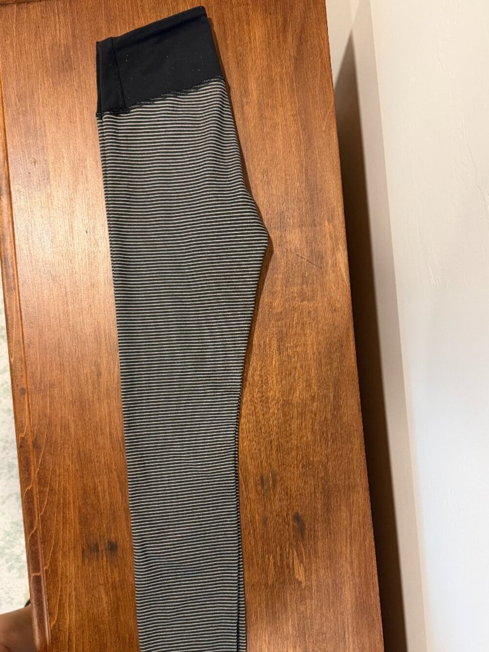 Lululemon Wunder Under Crop Parallel Stripe 25" inseam Mid Rise Size 2